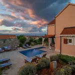Hvar - Polyhymnia Vrbanj