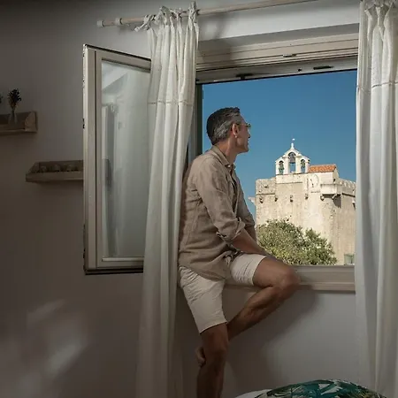 Hvar - Polyhymnia Vrbanj