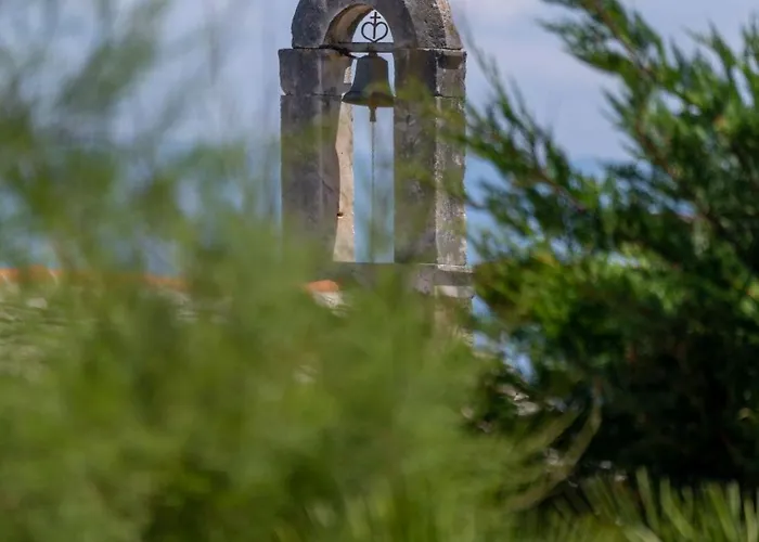 Hvar - Polyhymnia * Vrbanj